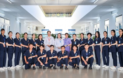 Khoa Xét nghiệm (Sinh hóa, Vi sinh, Huyết học và Truyền máu).